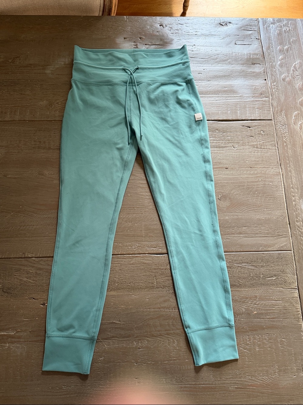 Vuori daily practice leggings size medium